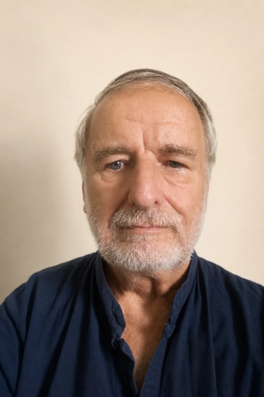 Portrait of Nicholas, professional English communication specialist